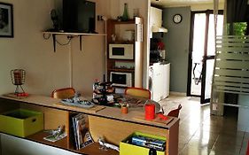 Studio très agréable totalement indépendant dans maison avec cour sans vis à vis